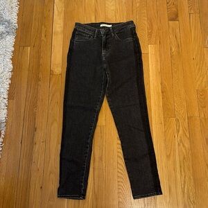 Black Levi’s jeans